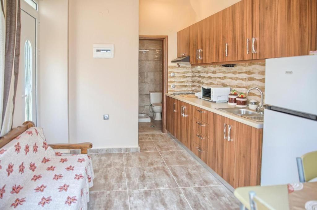 Despinas Seafront Apartments,Хараки Экстерьер фото